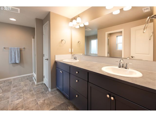 792 S 52ND Pl, Springfield, OR 97478