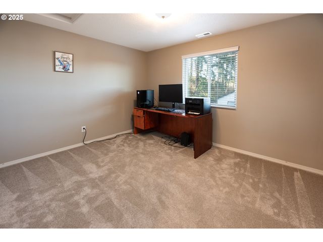 792 S 52ND Pl, Springfield, OR 97478