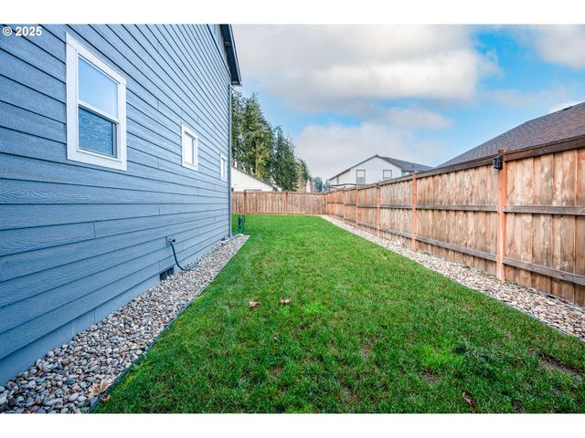 792 S 52ND Pl, Springfield, OR 97478