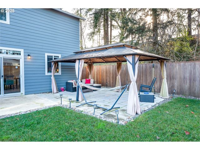 792 S 52ND Pl, Springfield, OR 97478