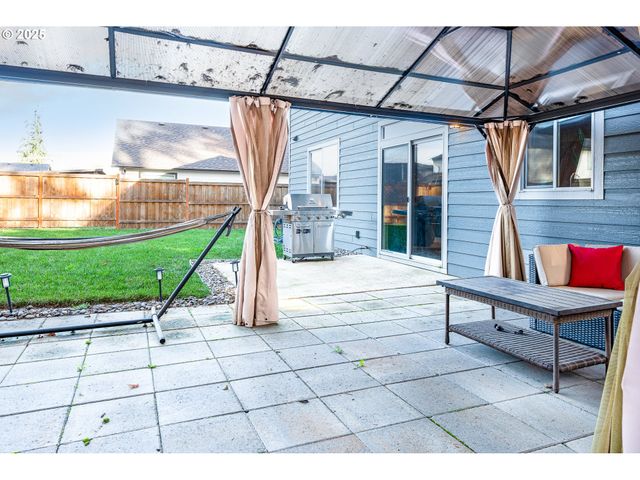 792 S 52ND Pl, Springfield, OR 97478