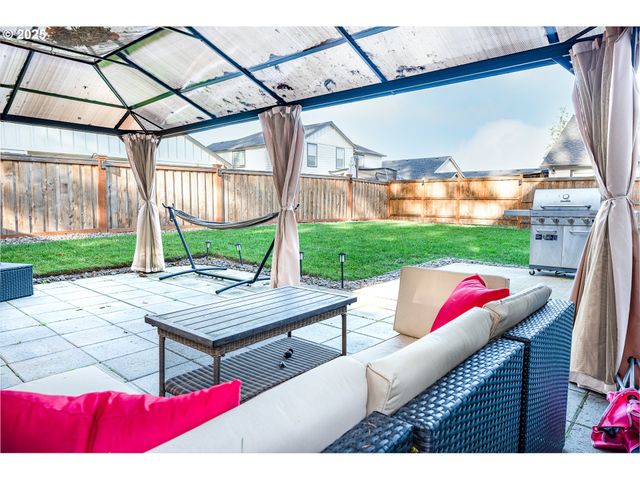 792 S 52ND Pl, Springfield, OR 97478