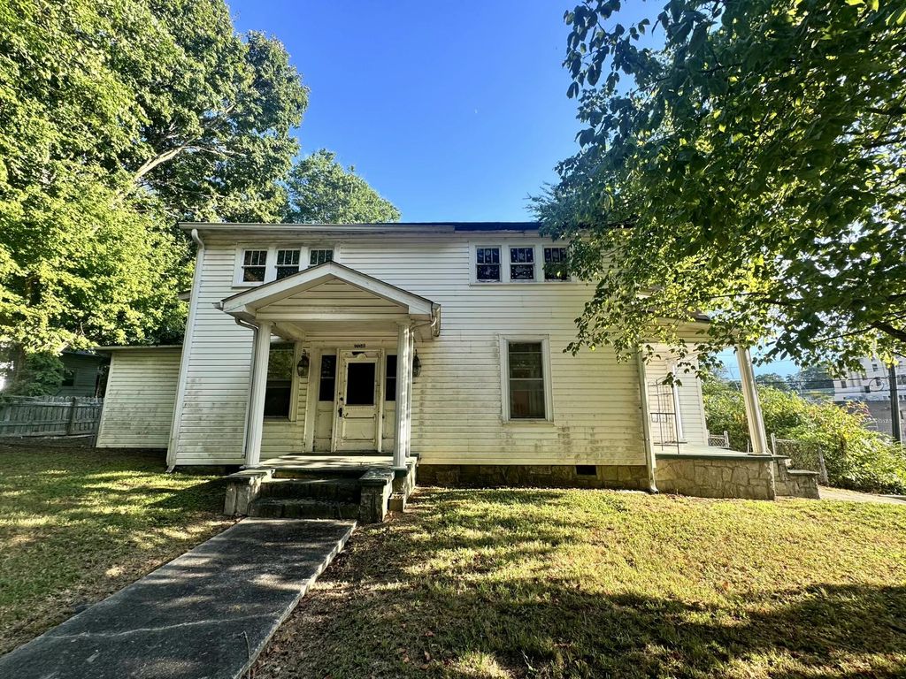 204 E Villanow Street, Lafayette, GA 30728