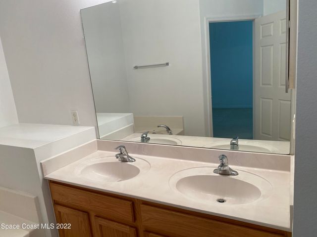 1737 Fairlight Street NW, Palm Bay, FL 32907