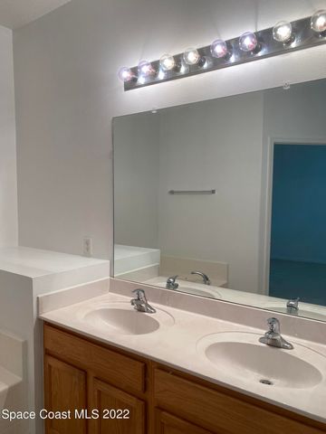 1737 Fairlight Street NW, Palm Bay, FL 32907