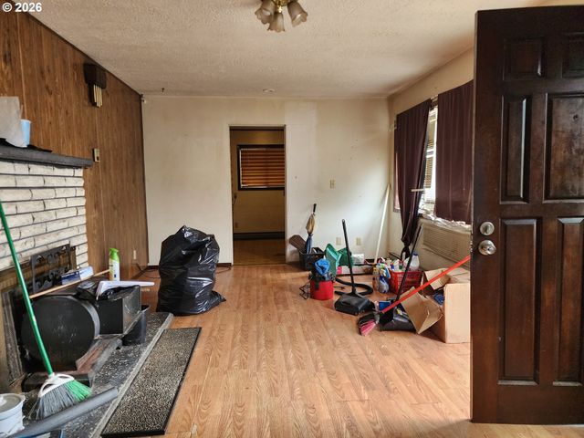 7929 Se DUKE St, Portland, OR 97206