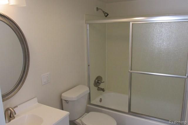 6533 Cloverton Drive, Waterford, MI 48329