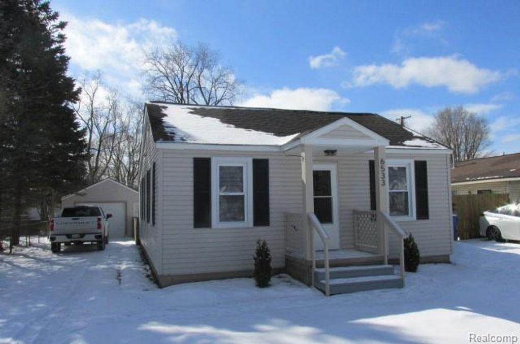 6533 Cloverton Drive, Waterford, MI 48329
