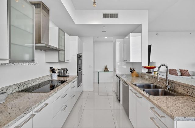 4100 Island Boulevard 2303, Aventura, FL 33160