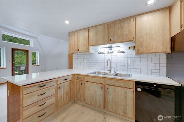 16412 38th Avenue E, Tacoma, WA 98446