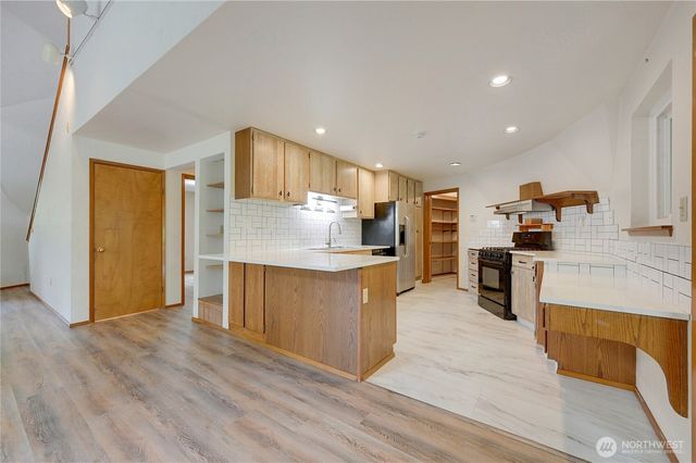 16412 38th Avenue E, Tacoma, WA 98446