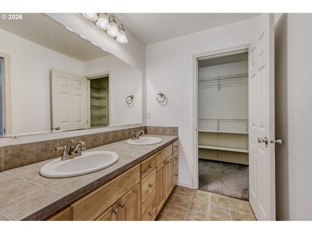 43 S 20TH Ave, Cornelius, OR 97113