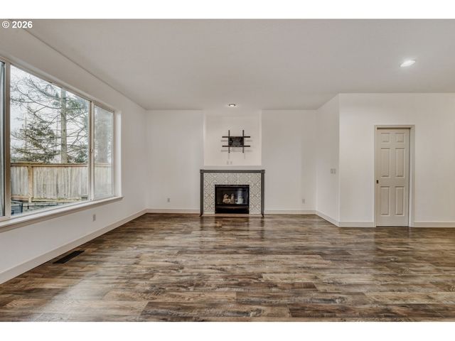 43 S 20TH Ave, Cornelius, OR 97113