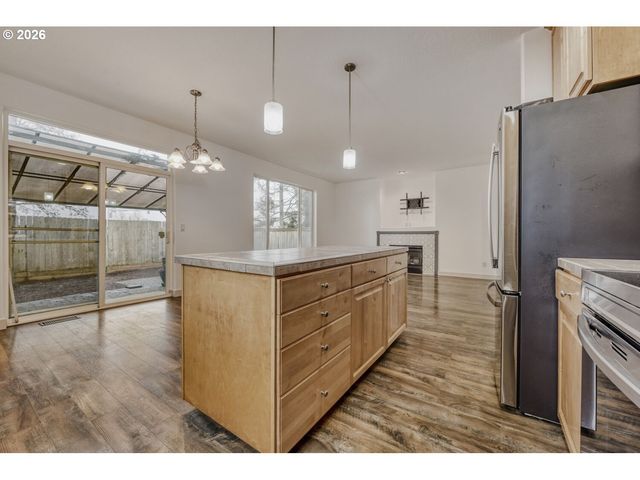 43 S 20TH Ave, Cornelius, OR 97113