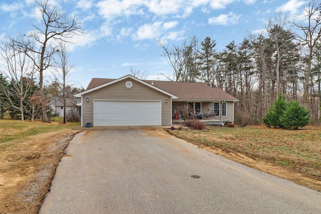 223 Grove Loop, Crossville, TN 38555