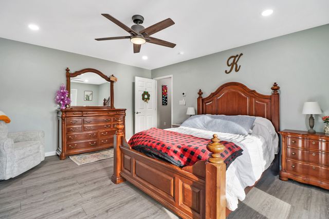 223 Grove Loop, Crossville, TN 38555