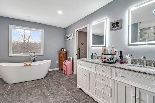 223 Grove Loop, Crossville, TN 38555