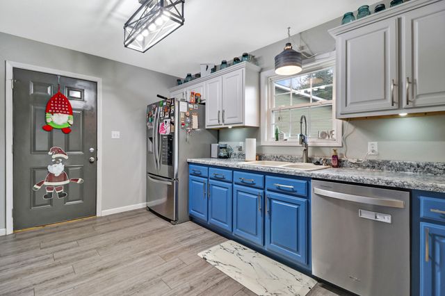 223 Grove Loop, Crossville, TN 38555