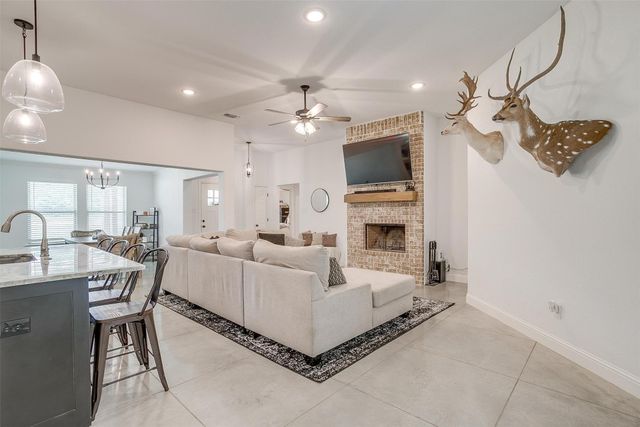 113 Greyhound Lane, Poolville, TX 76487