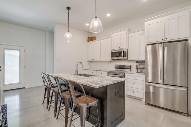 113 Greyhound Lane, Poolville, TX 76487