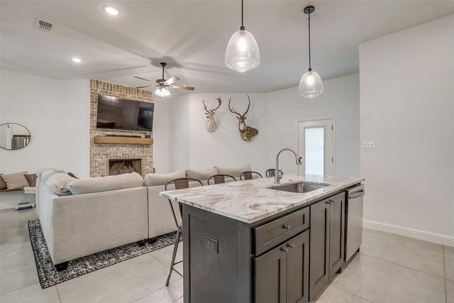 113 Greyhound Lane, Poolville, TX 76487