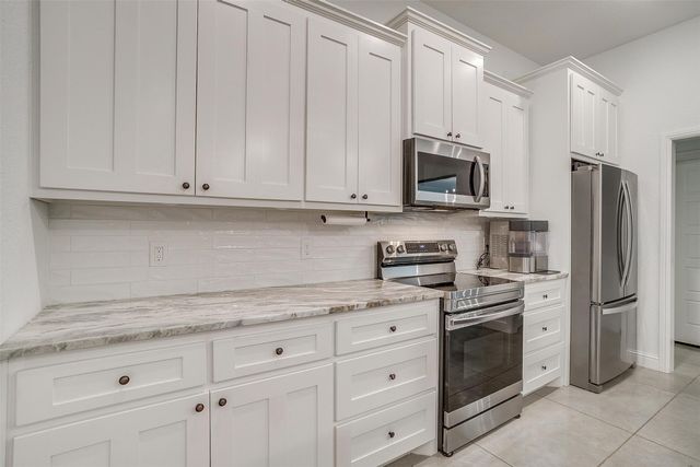 113 Greyhound Lane, Poolville, TX 76487