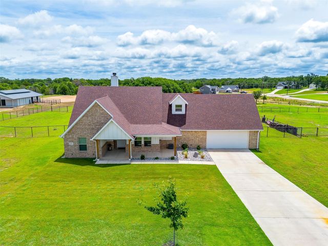 113 Greyhound Lane, Poolville, TX 76487