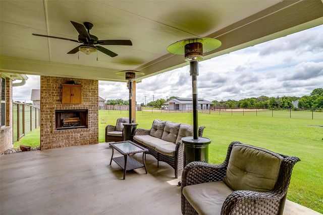 113 Greyhound Lane, Poolville, TX 76487