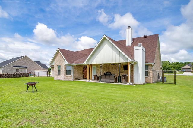 113 Greyhound Lane, Poolville, TX 76487