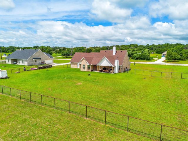 113 Greyhound Lane, Poolville, TX 76487