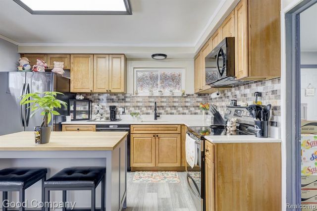 11276 Ocalla Drive, Warren, MI 48089