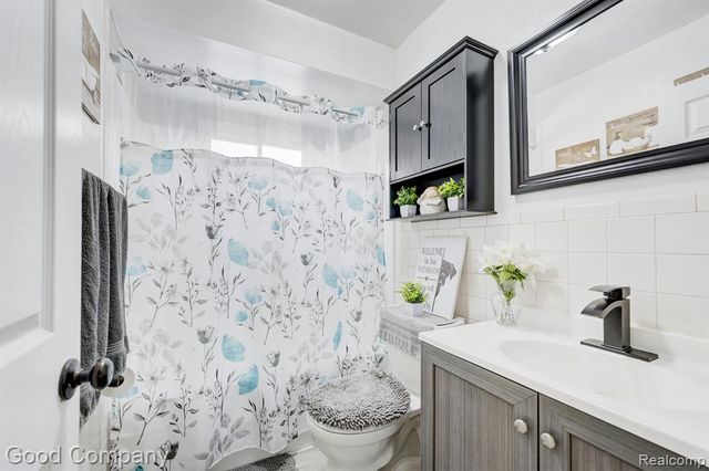 11276 Ocalla Drive, Warren, MI 48089