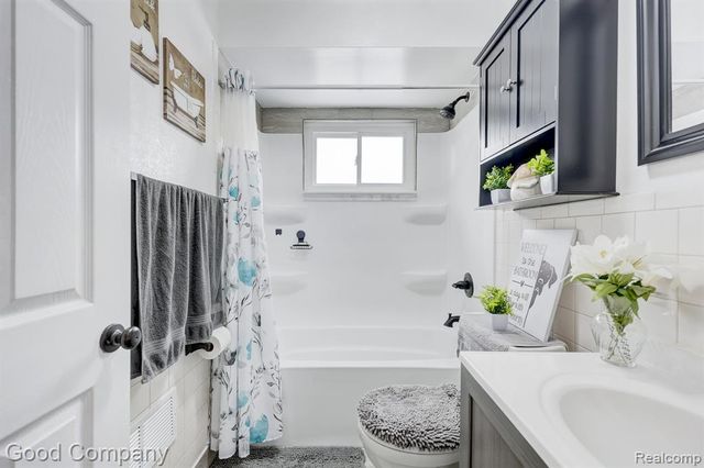 11276 Ocalla Drive, Warren, MI 48089