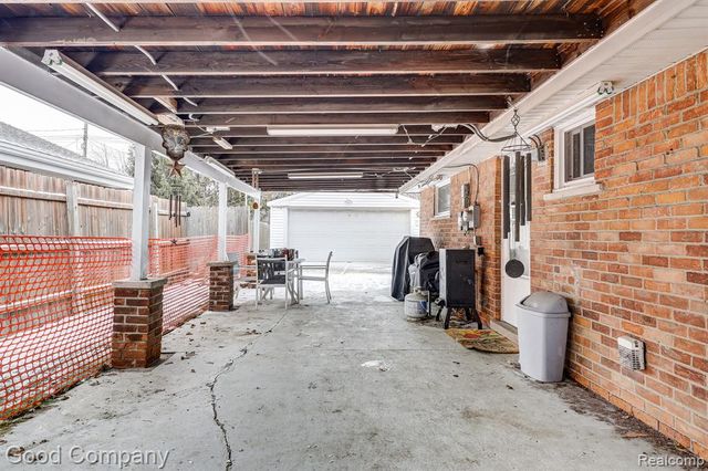 11276 Ocalla Drive, Warren, MI 48089