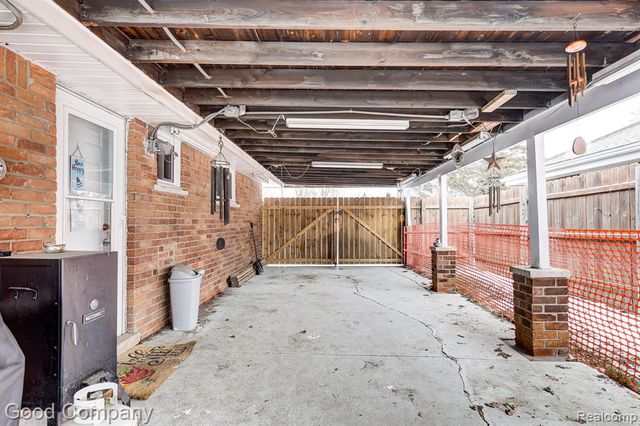 11276 Ocalla Drive, Warren, MI 48089