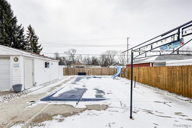 11276 Ocalla Drive, Warren, MI 48089