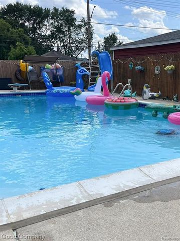 11276 Ocalla Drive, Warren, MI 48089