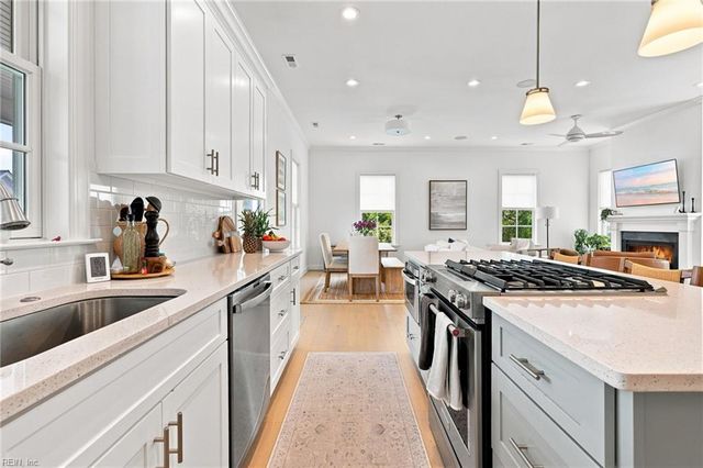 9553 23rd Bay ST, Norfolk, VA 23518