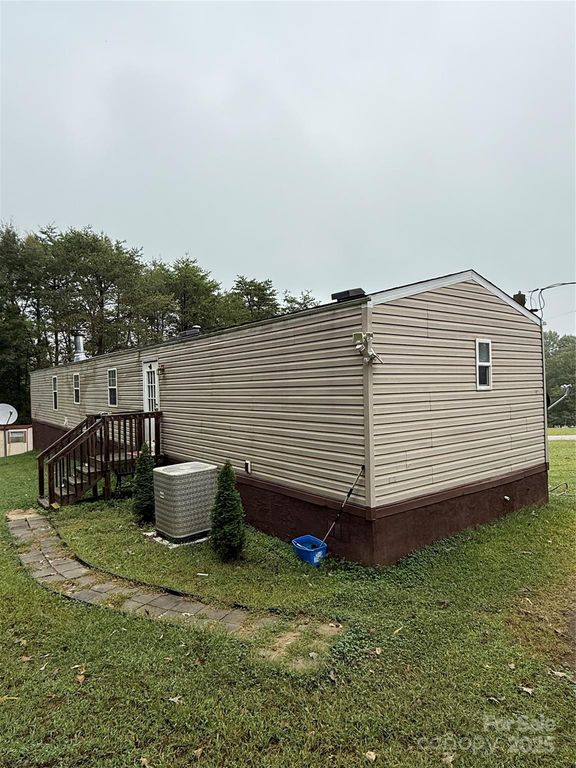 223 Green Acres Road, Mooresboro, NC 28114