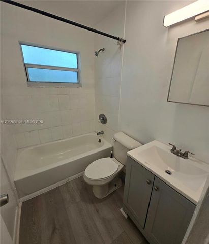 3981 SW 12th Place 1-4, Fort Lauderdale, FL 33312