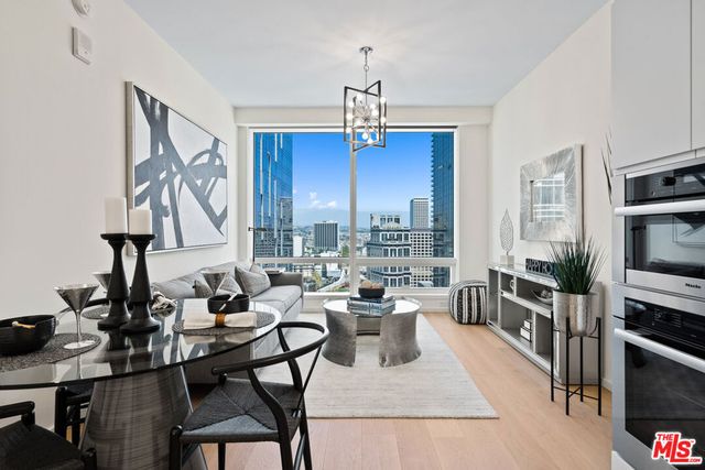 877 Francisco Street 2003, Los Angeles, CA 90017