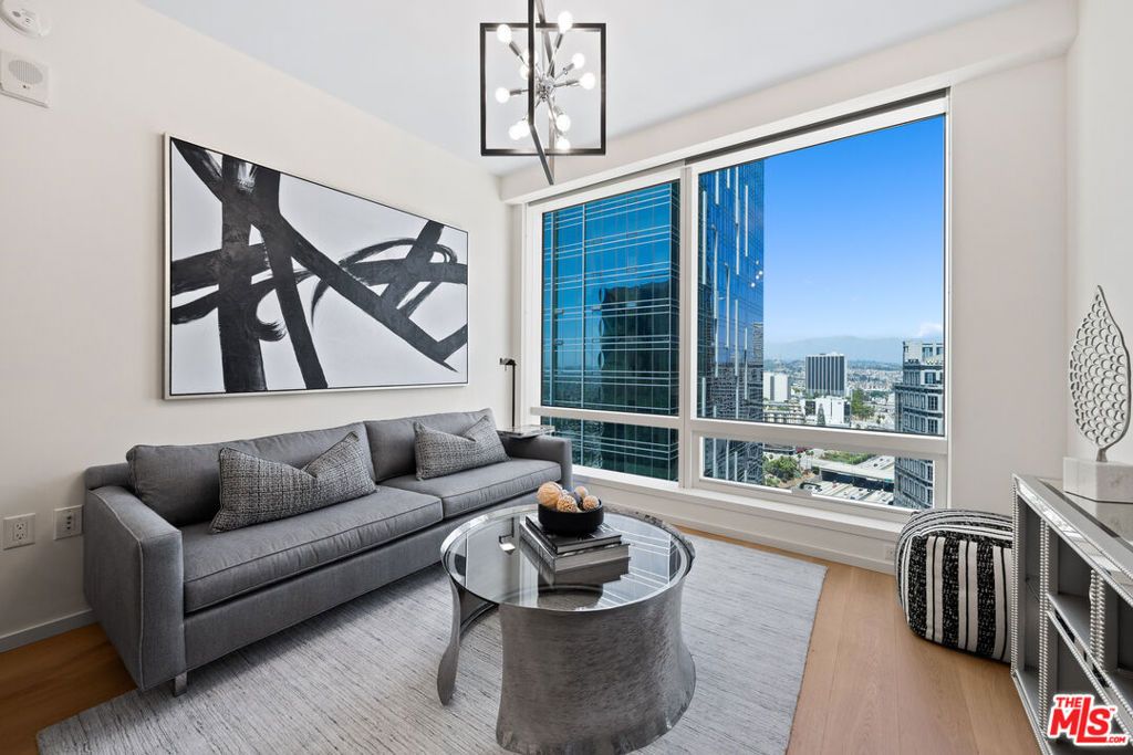 877 Francisco Street 2003, Los Angeles, CA 90017