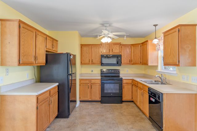 101 Garden View Ct, Dickson, TN 37055