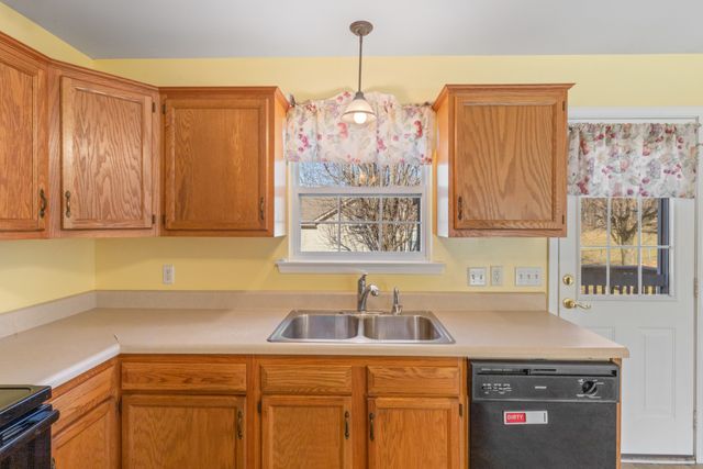 101 Garden View Ct, Dickson, TN 37055