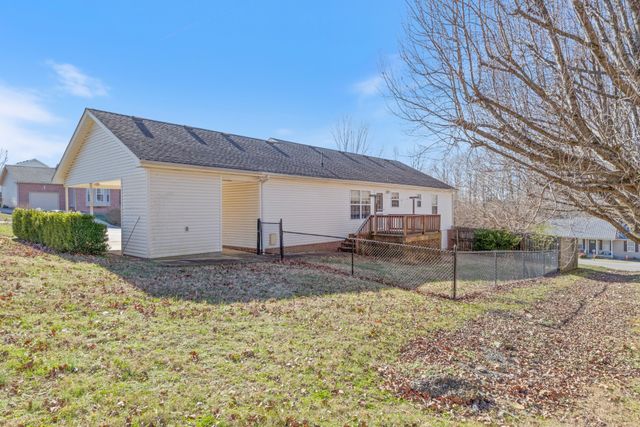 101 Garden View Ct, Dickson, TN 37055