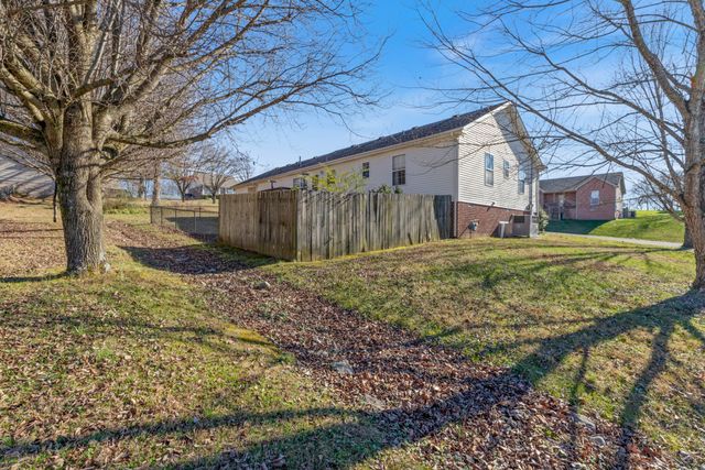 101 Garden View Ct, Dickson, TN 37055