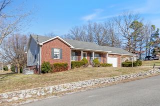 101 Garden View Ct, Dickson, TN 37055