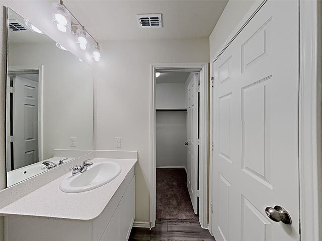 4517 Greenham Lane, Fort Worth, TX 76036