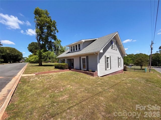 215 S Ferry Road, New London, NC 28127