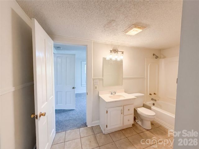215 S Ferry Road, New London, NC 28127
